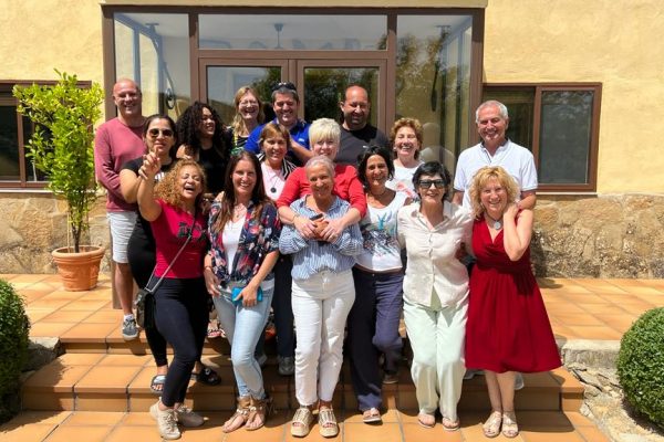 "La convivencia forma parte de la terapia.  Las zonas comunes permiten el acercamiento  de todos los visitantes, dando opción a forjar  y reforzar lazos de amistad, ingrediente  indispensable para la felicidad"